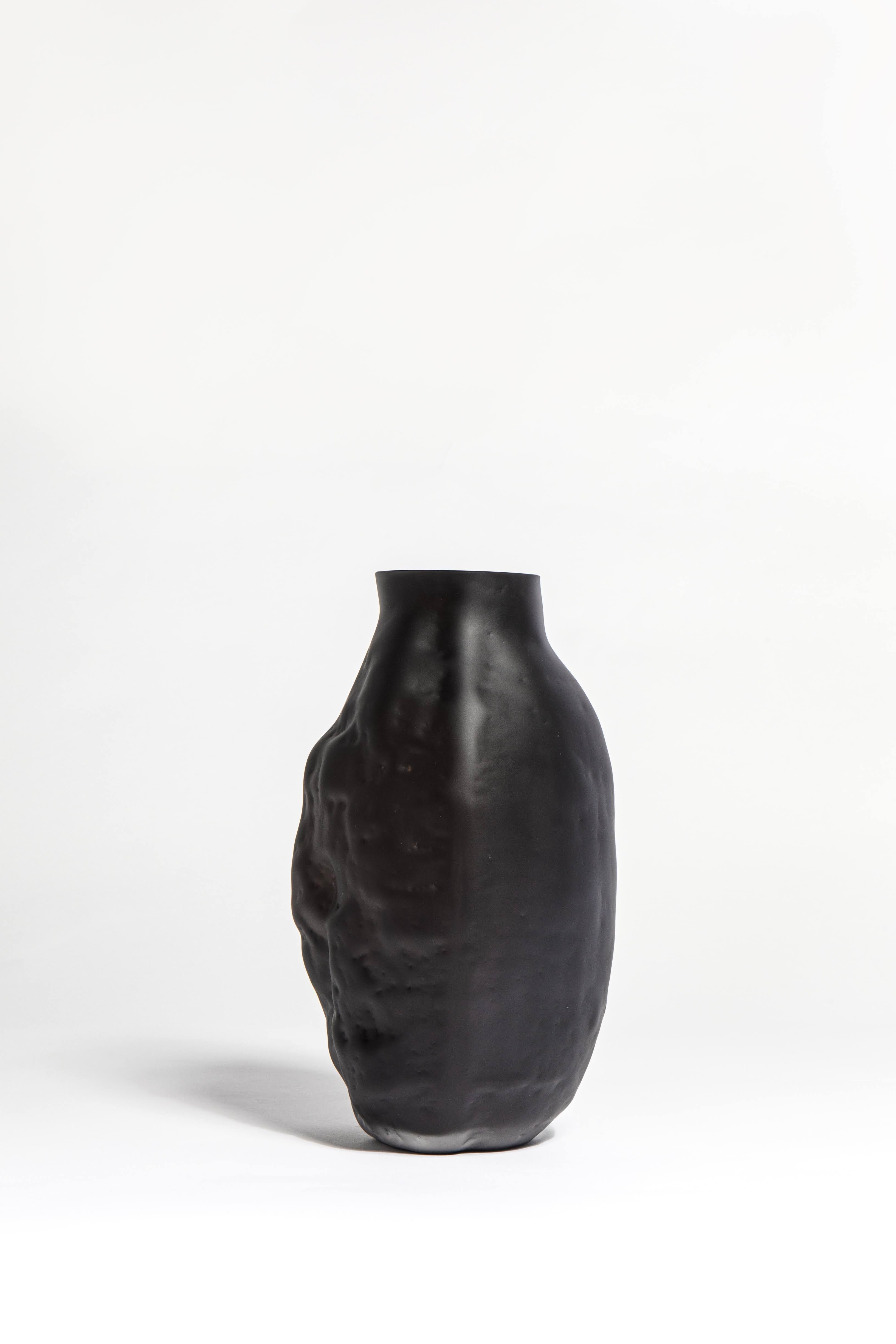 HalfVase - Black
